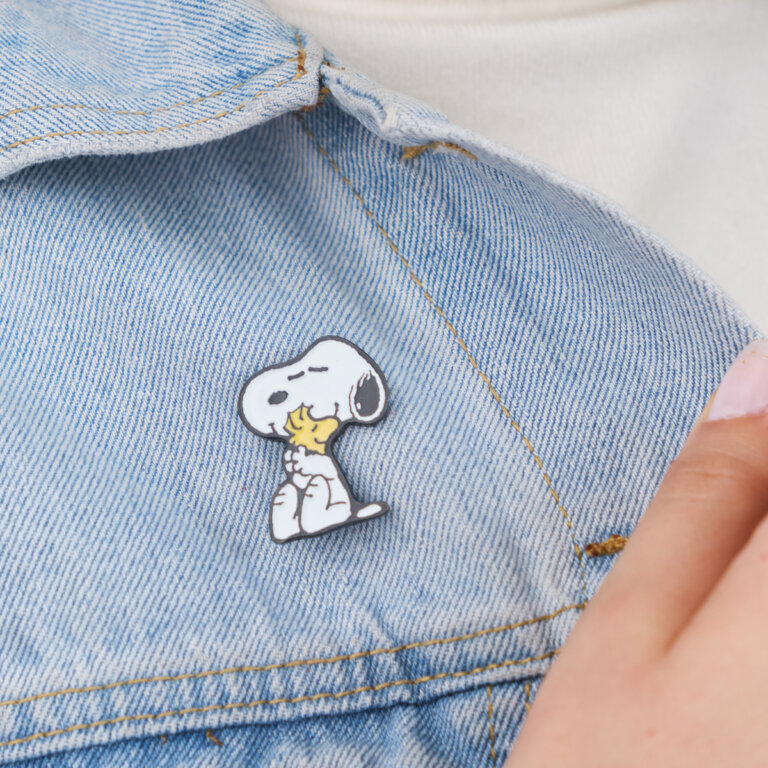 Snoopy Jacket Pin Pin Snoopy - Hojas